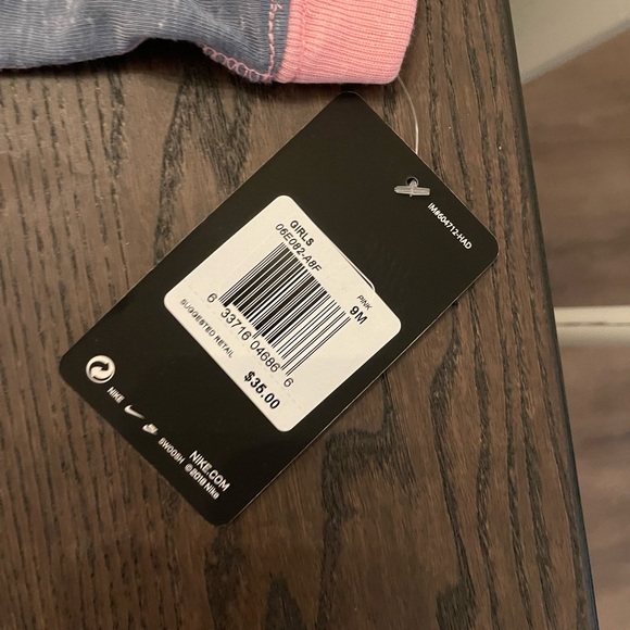 Baby girl onesie - Picture 2 of 4